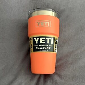 YETI Rambler 16oz Pint in Coral